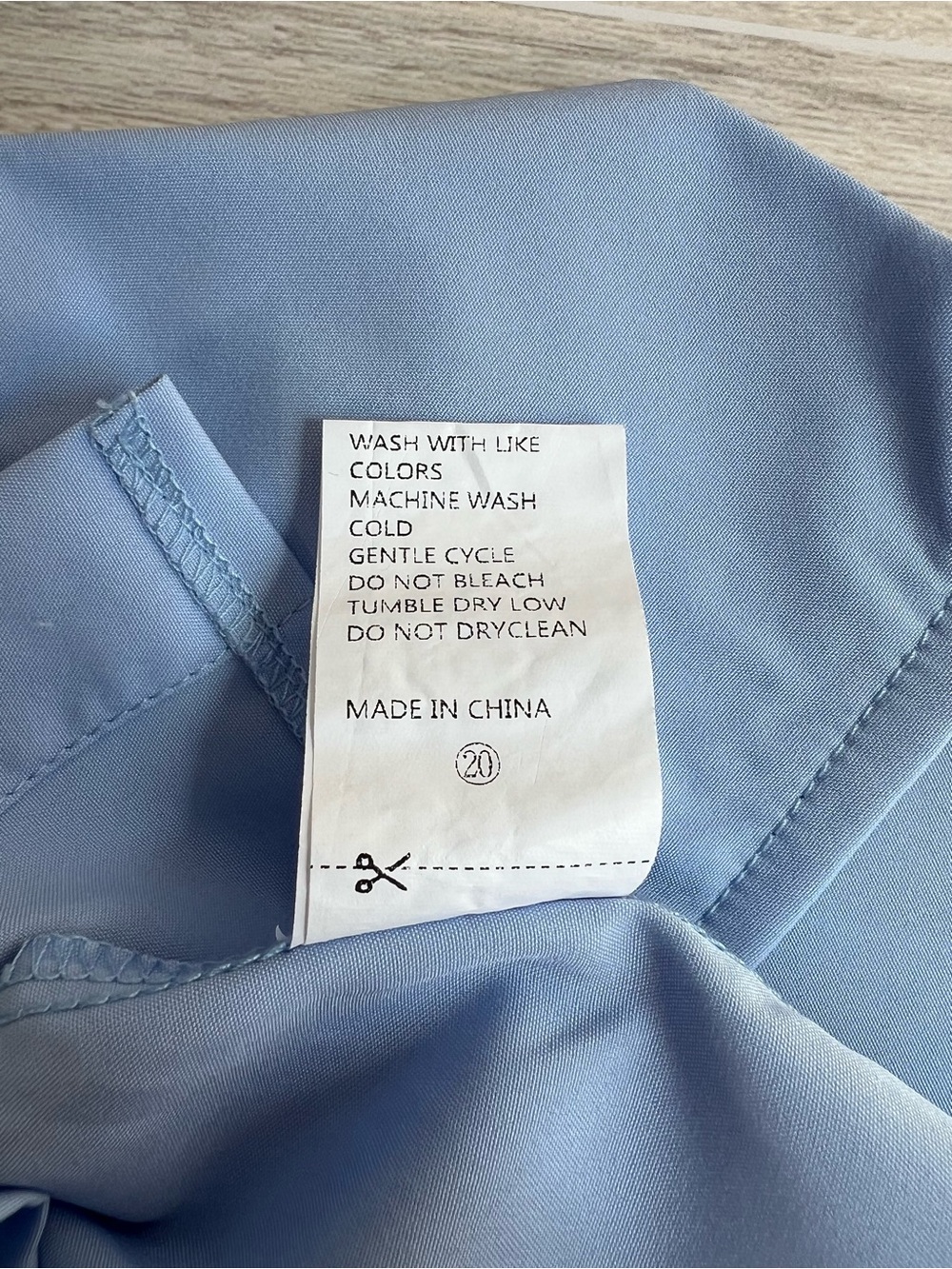 Women’s Light Powder Blue Ruffle Button Front Collared Blouse Size L - Picture 10 of 10